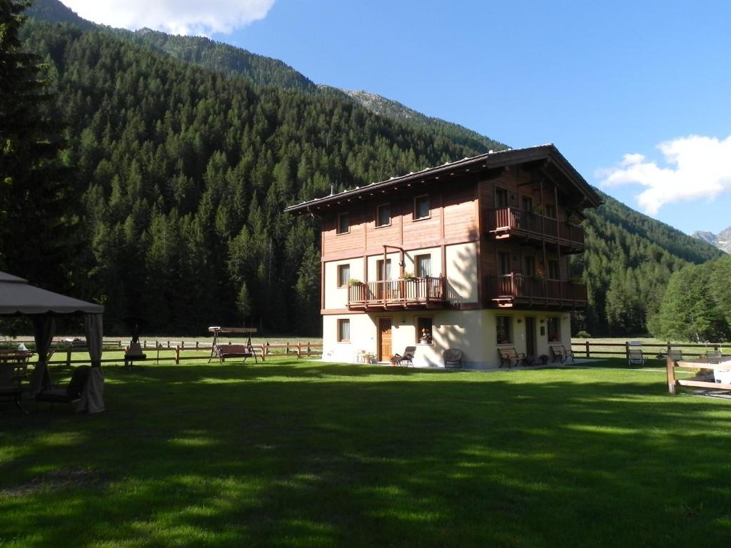 Villa Americana Chambres D'Hotes Champoluc Dış mekan fotoğraf