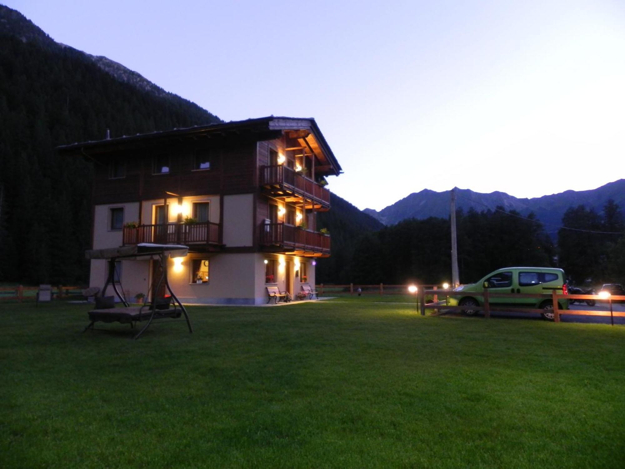 Villa Americana Chambres D'Hotes Champoluc Dış mekan fotoğraf