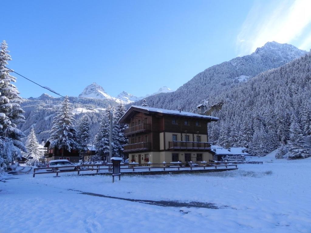 Villa Americana Chambres D'Hotes Champoluc Dış mekan fotoğraf